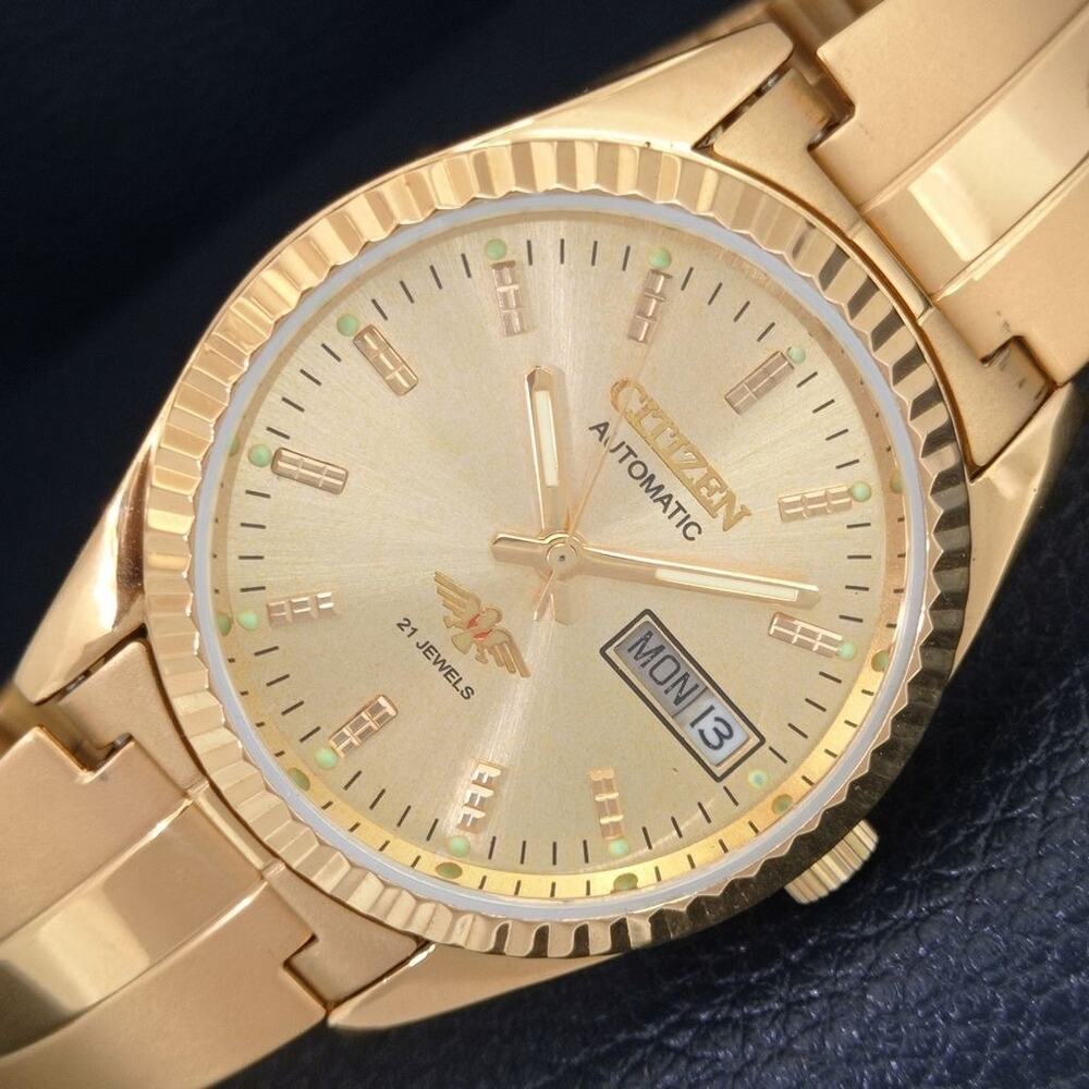 Vintage 1981 Citizen Automatic Mens Gold Watch W/daydate & Gold accents